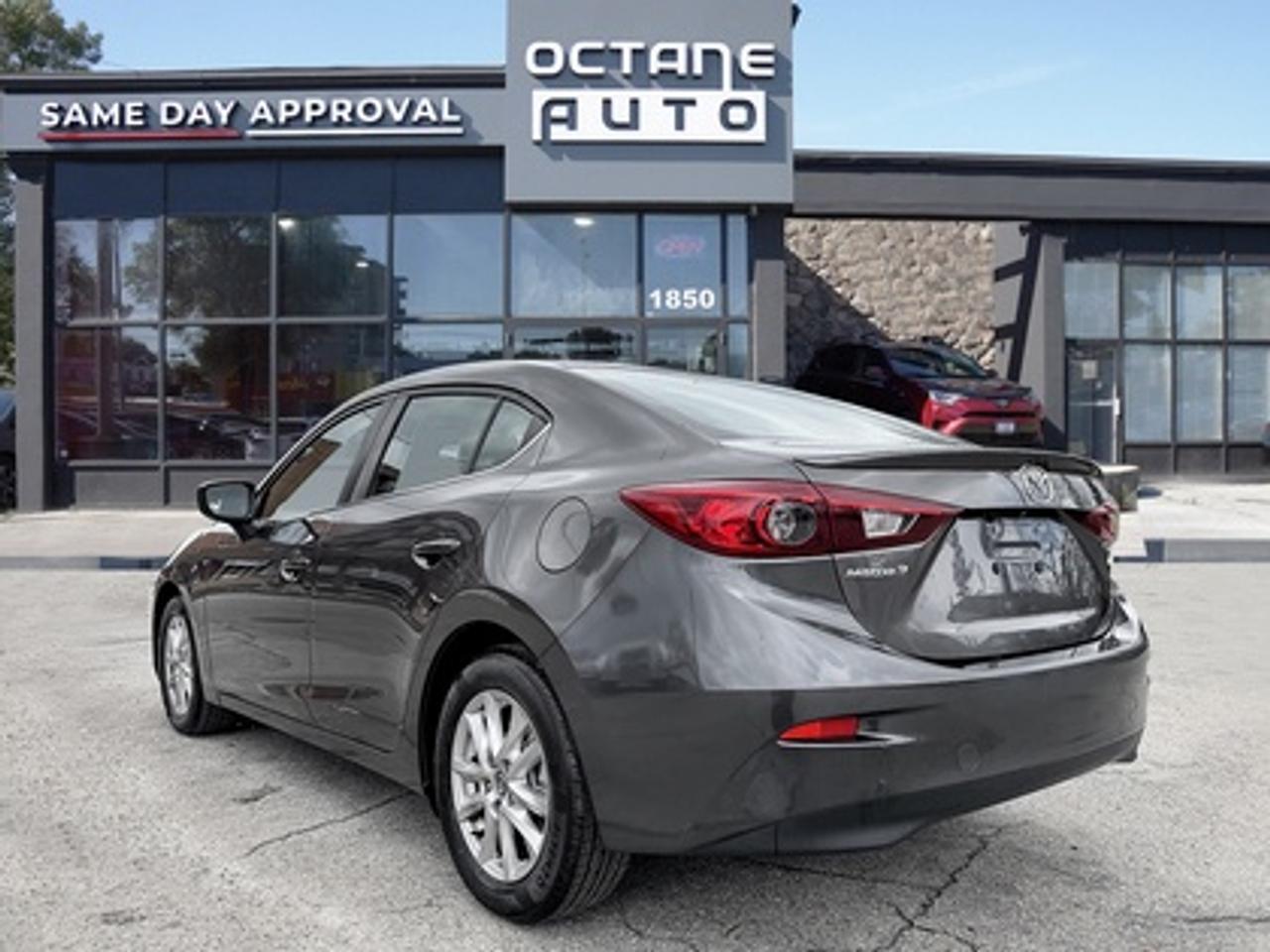 2017 Mazda MAZDA3 4DR SDN AUTO SE Photo