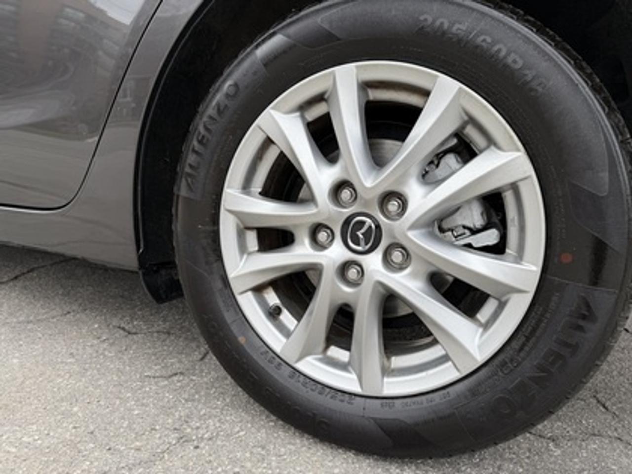 2017 Mazda MAZDA3 4DR SDN AUTO SE Photo