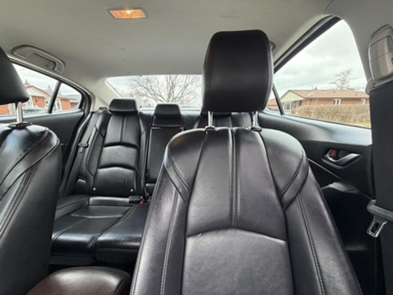 2017 Mazda MAZDA3 4DR SDN AUTO SE Photo