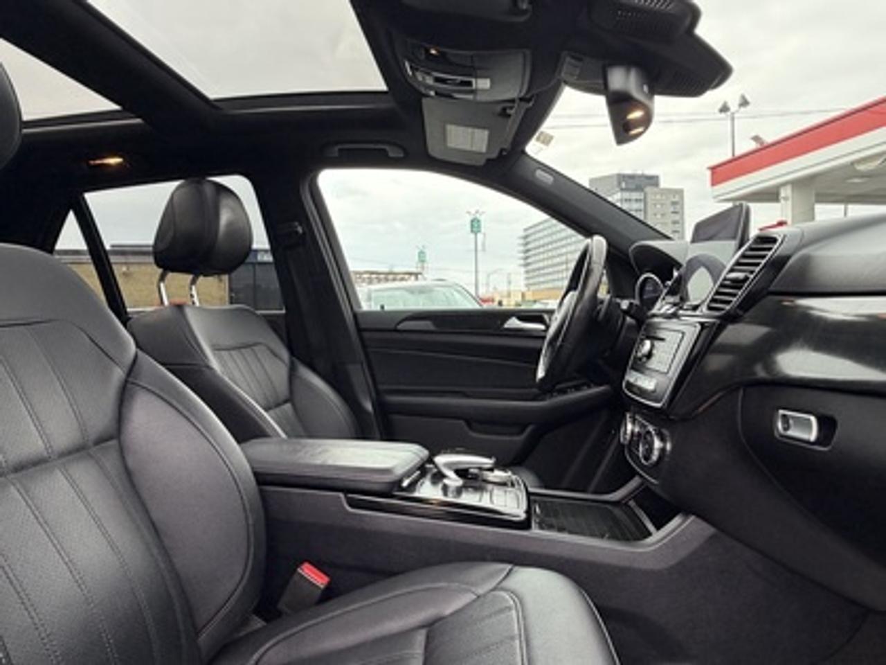 2019 Mercedes-Benz GLE GLE 400 4MATIC SUV Photo