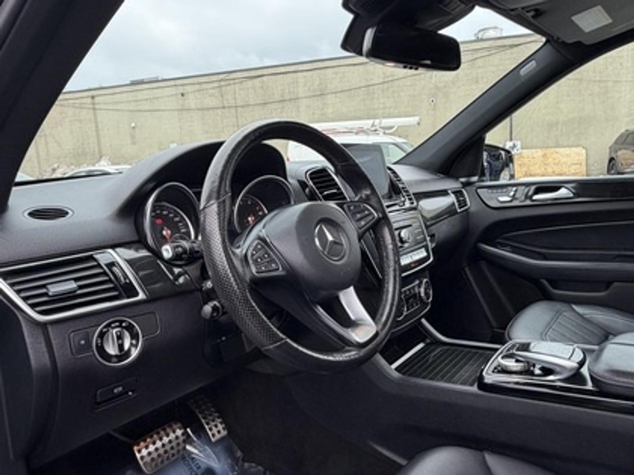 2019 Mercedes-Benz GLE GLE 400 4MATIC SUV Photo