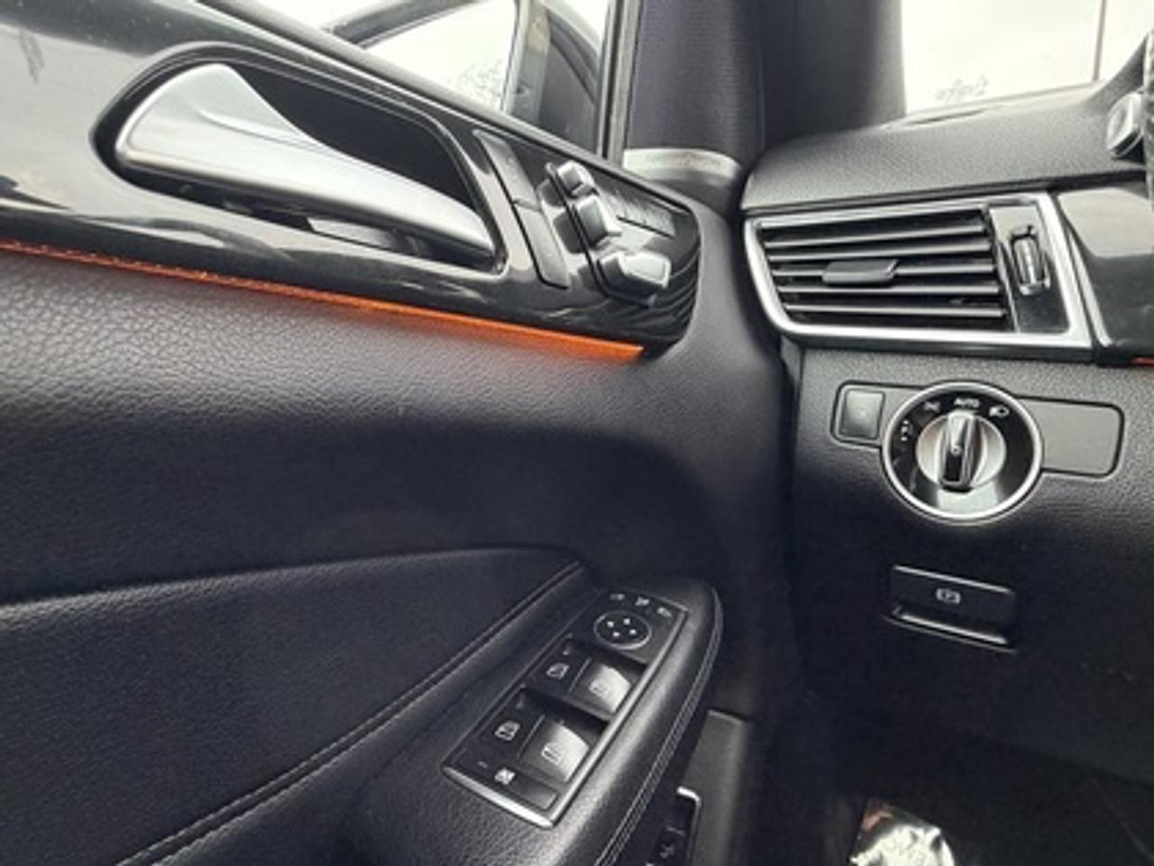 2019 Mercedes-Benz GLE GLE 400 4MATIC SUV Photo