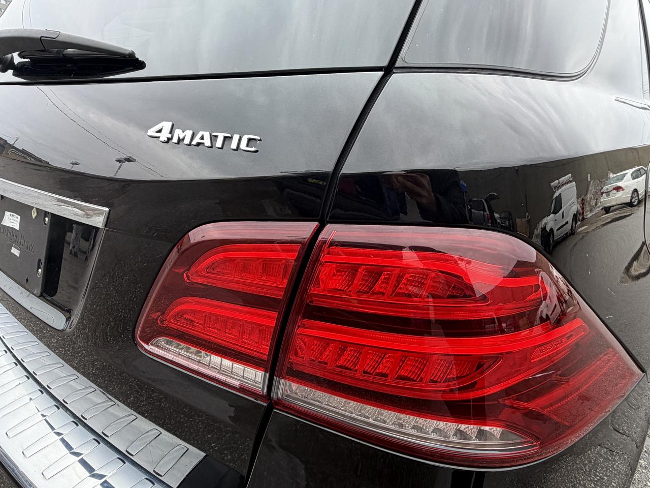 2019 Mercedes-Benz GLE GLE 400 4MATIC SUV Photo