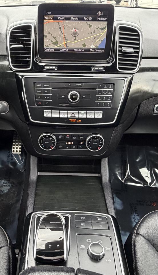 2019 Mercedes-Benz GLE GLE 400 4MATIC SUV Photo