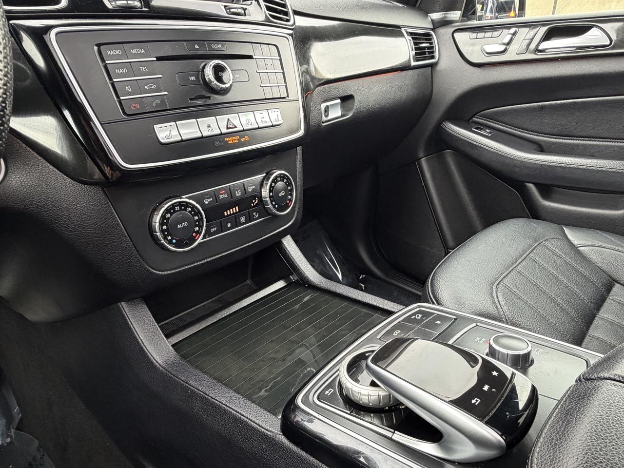 2019 Mercedes-Benz GLE GLE 400 4MATIC SUV Photo