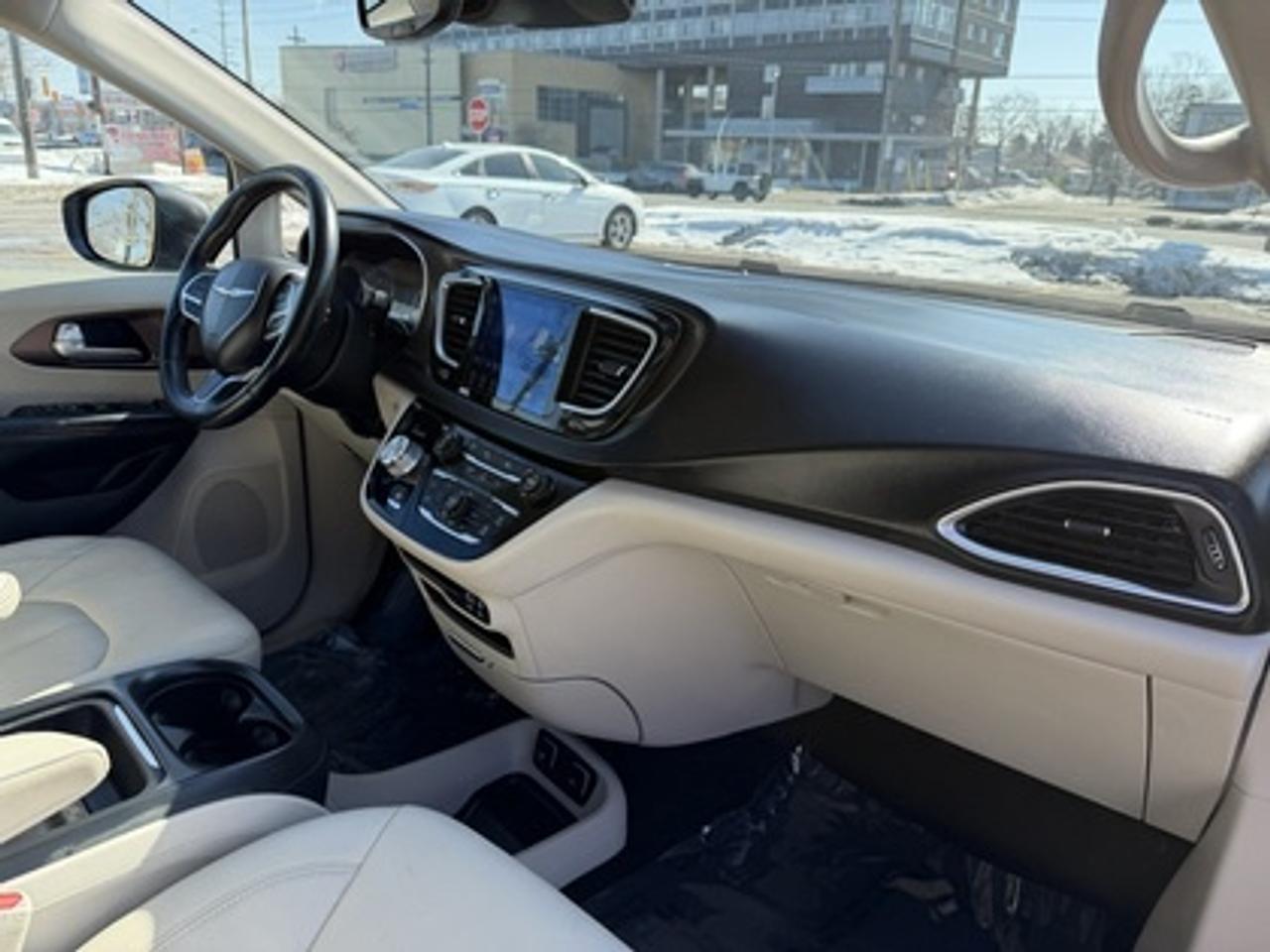 2017 Chrysler Pacifica 4DR WGN TOURING-L PLUS Photo