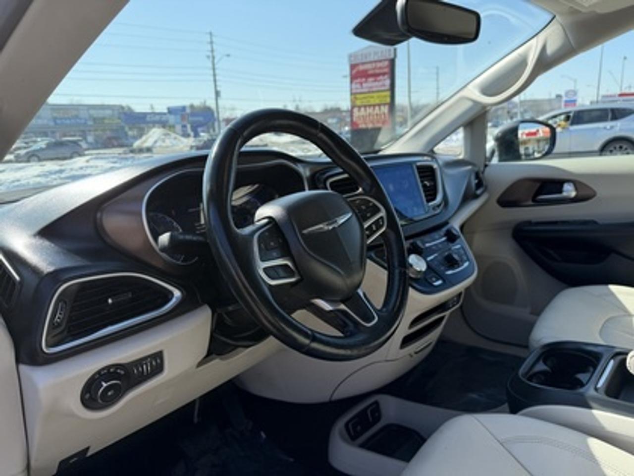 2017 Chrysler Pacifica 4DR WGN TOURING-L PLUS Photo