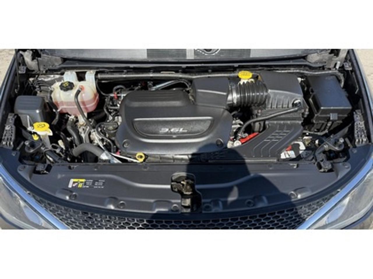 2017 Chrysler Pacifica 4DR WGN TOURING-L PLUS Photo