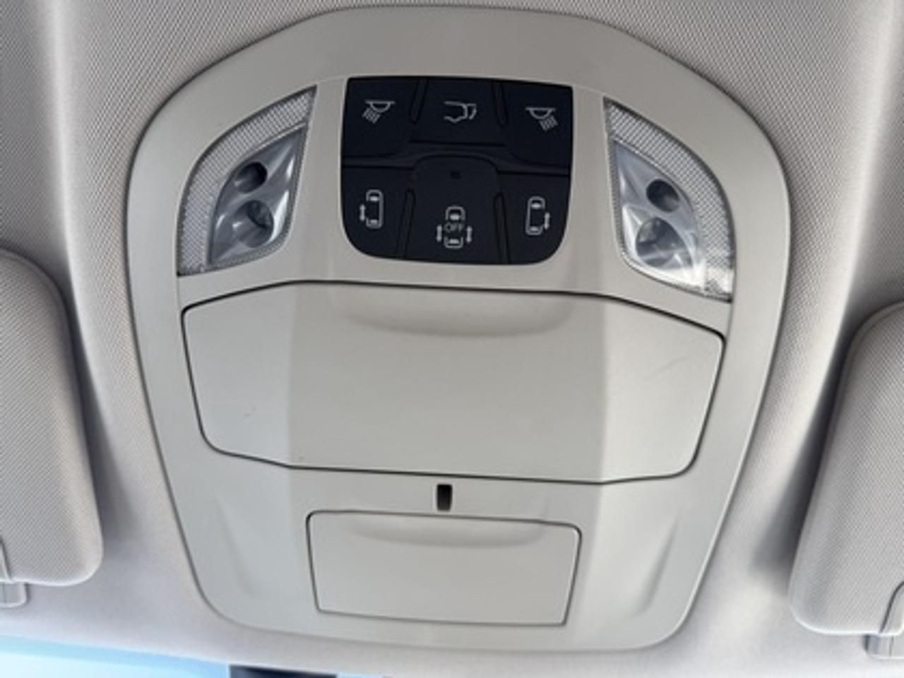 2017 Chrysler Pacifica 4DR WGN TOURING-L PLUS Photo