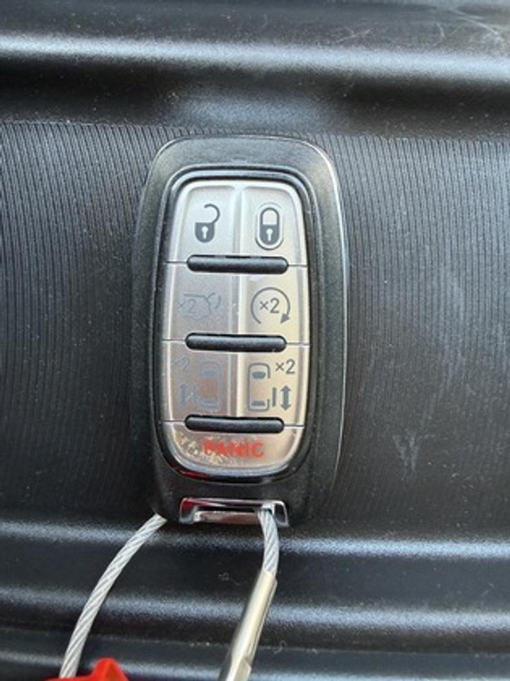 2017 Chrysler Pacifica 4DR WGN TOURING-L PLUS Photo