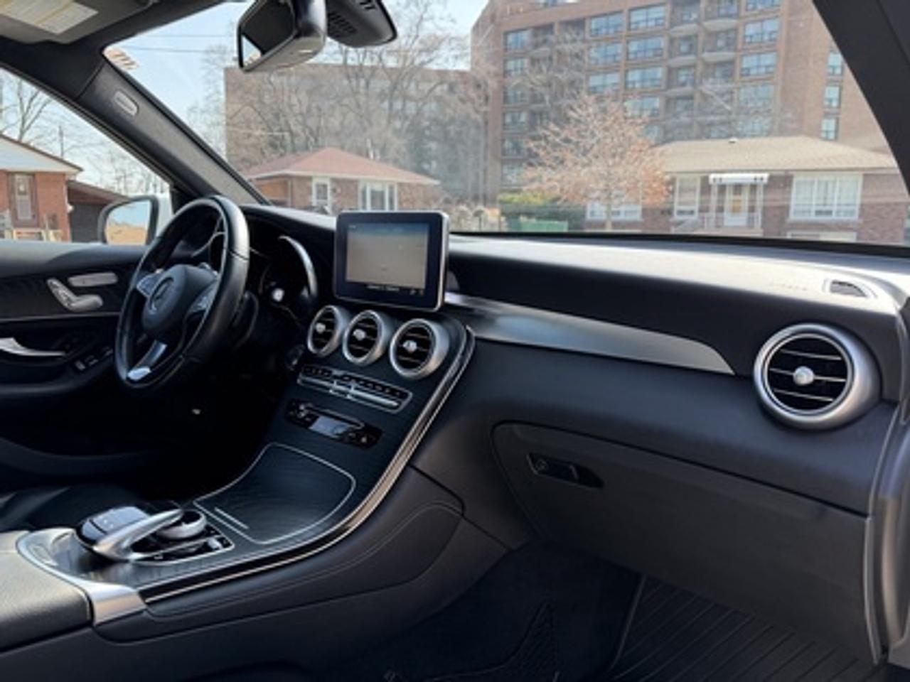 2019 Mercedes-Benz GLC GLC 300 4MATIC SUV Photo