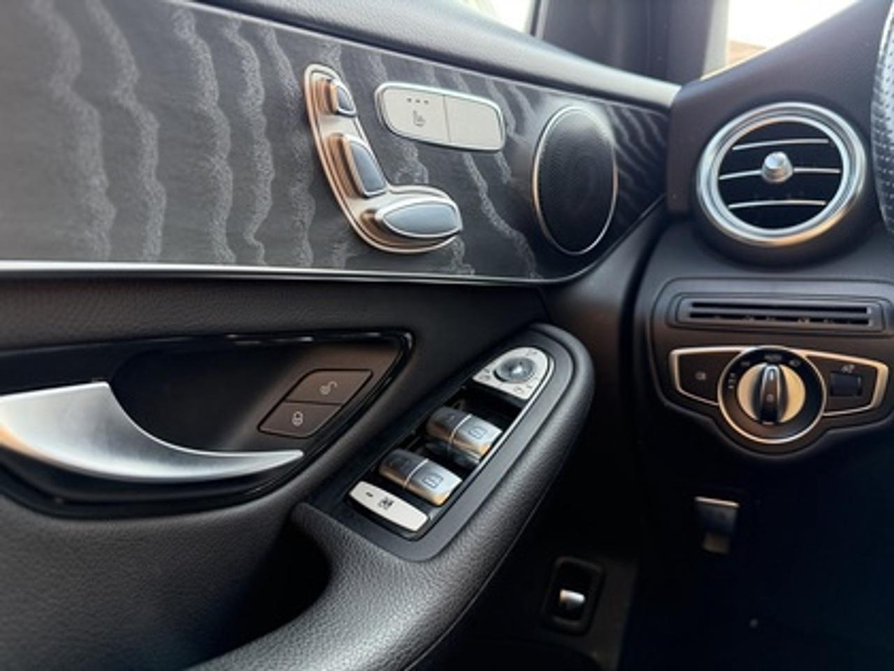 2019 Mercedes-Benz GLC GLC 300 4MATIC SUV Photo