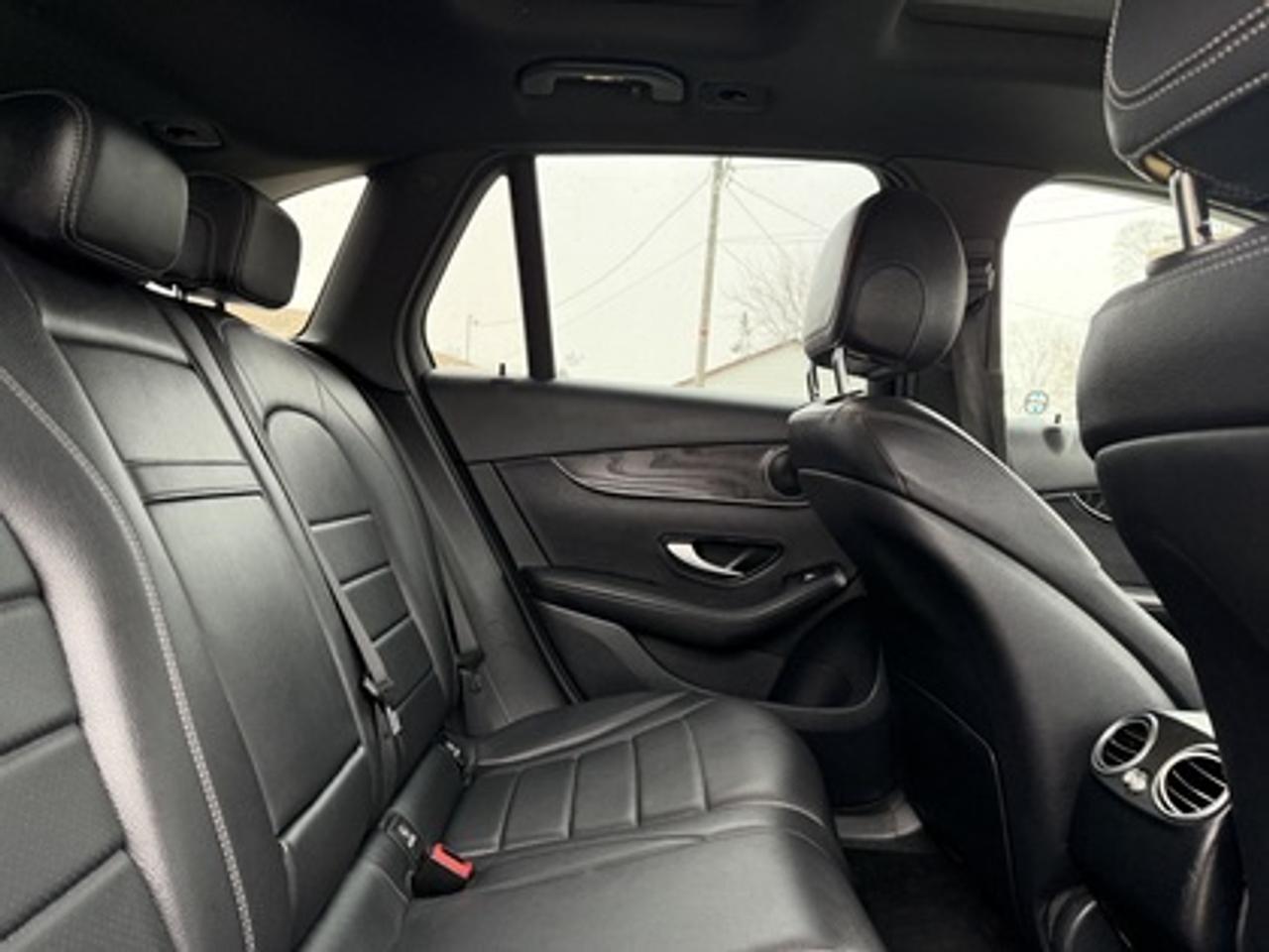 2019 Mercedes-Benz GLC GLC 300 4MATIC SUV Photo