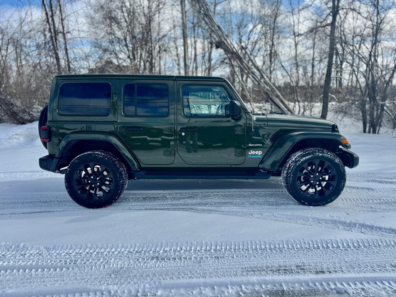 2021 Jeep Wrangler Unlimited Sahara 4XE Hybrid One Owner | 2 Tops Photo4