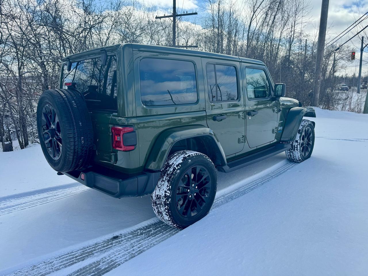 2021 Jeep Wrangler Unlimited Sahara 4XE Hybrid One Owner | 2 Tops Photo4