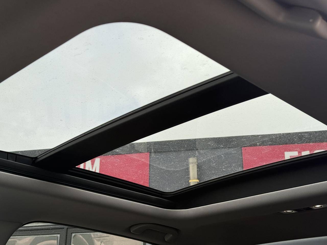 2017 Honda CR-V Touring | Navigation | Backup Camera | Sunroof Photo