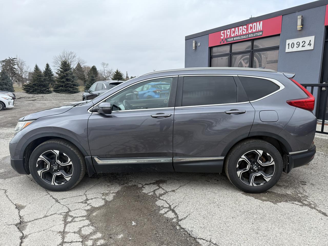 2017 Honda CR-V Touring | Navigation | Backup Camera | Sunroof Photo