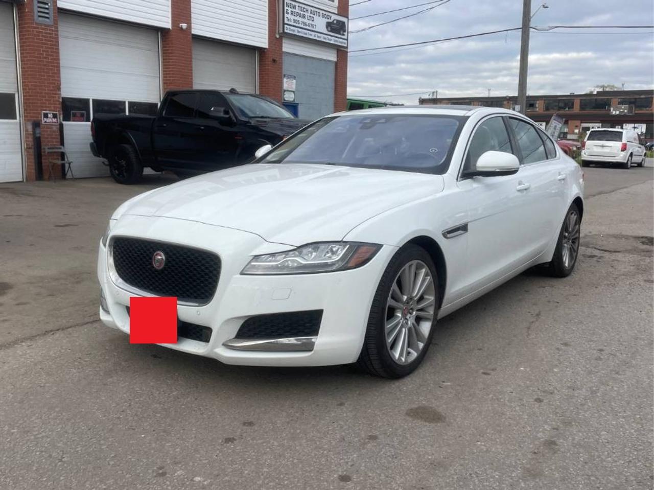 2017 Jaguar XF 20d Prestige Photo0