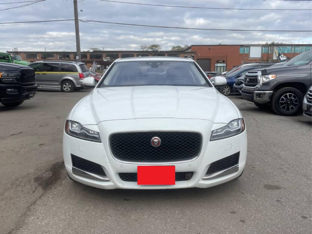 2017 Jaguar XF 20d Prestige Photo