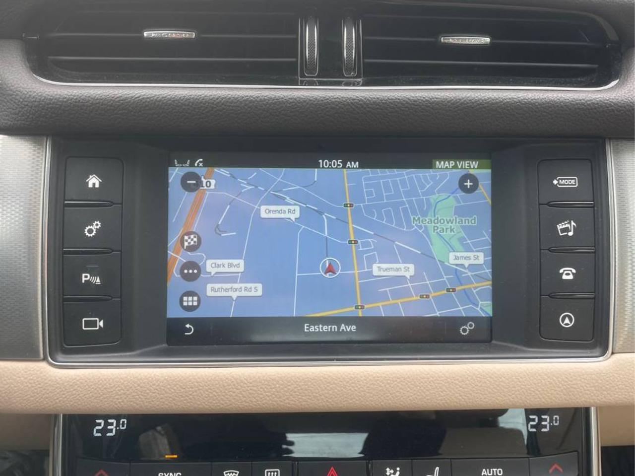 2017 Jaguar XF 20d Prestige Photo