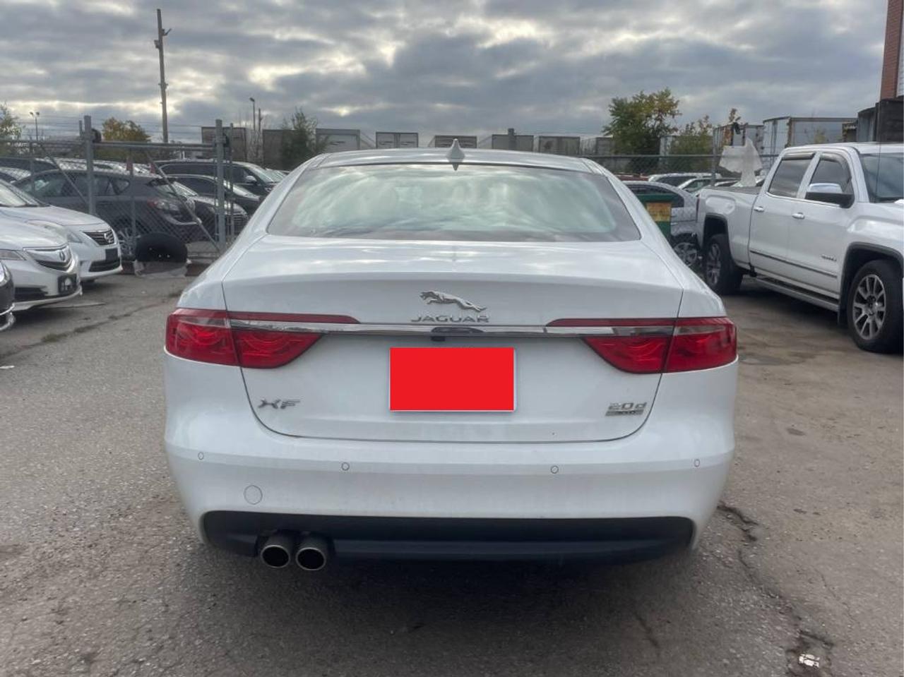 2017 Jaguar XF 20d Prestige Photo