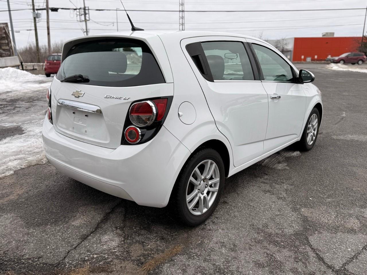 2013 Chevrolet Sonic 5dr HB LT Auto Photo4