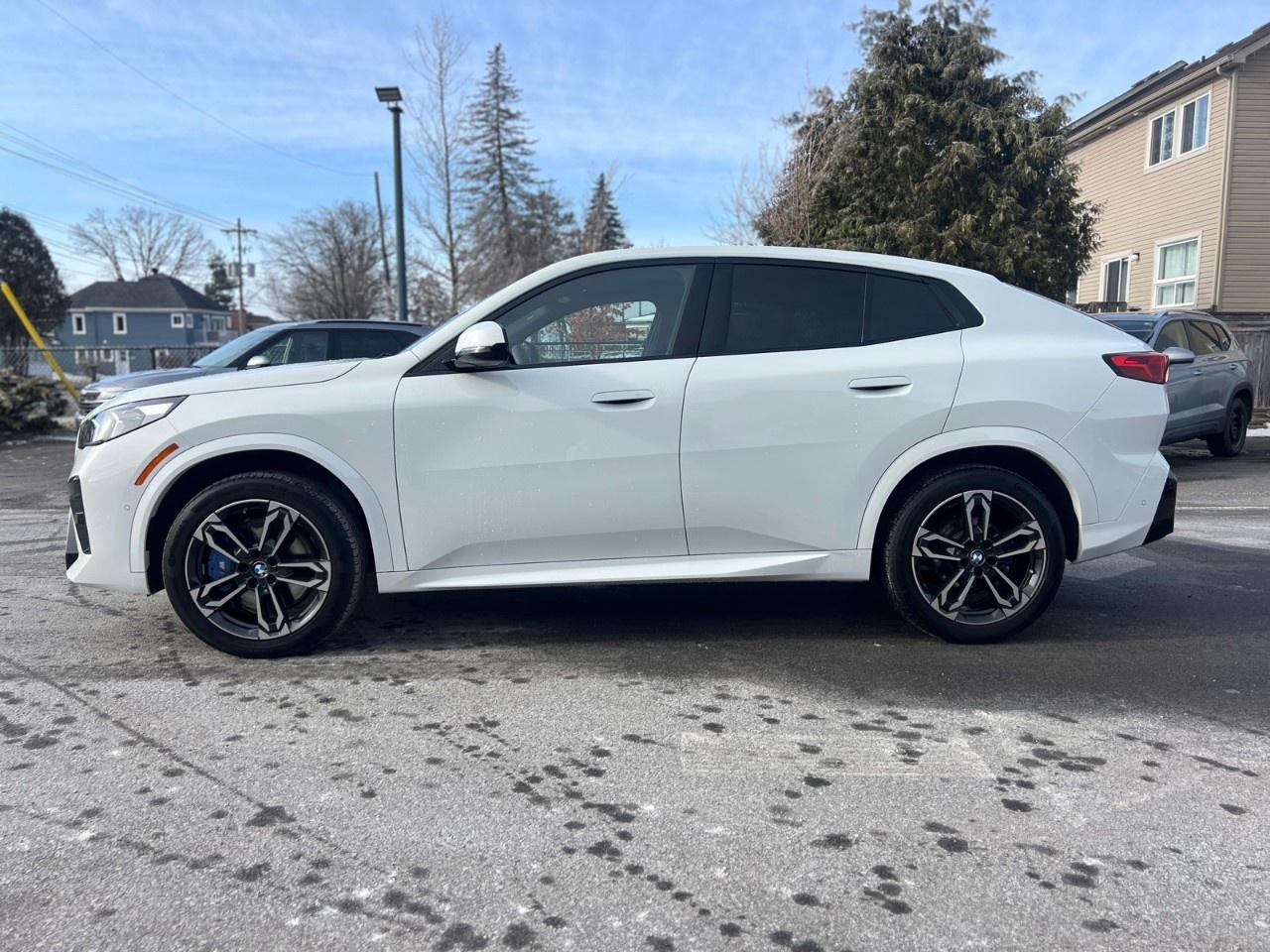 2025 BMW X2 xDrive28i Sports Activity Coupe Photo3