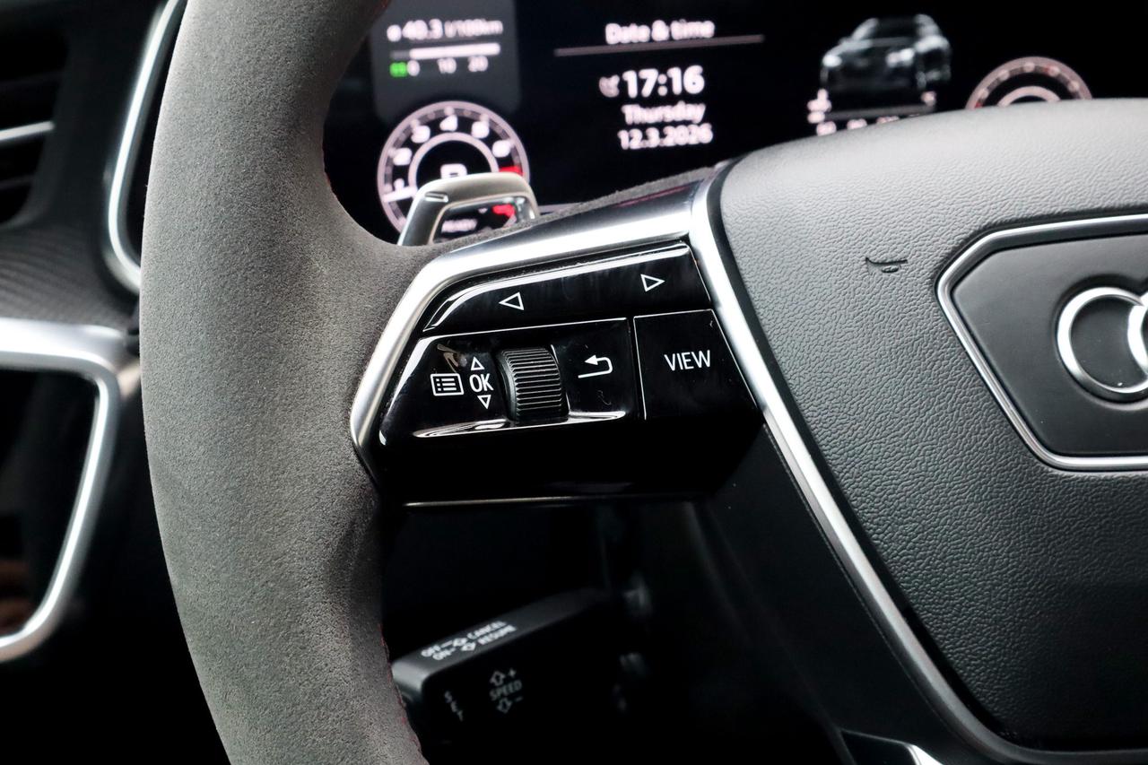 2021 Audi RS 6 Avant  Photo