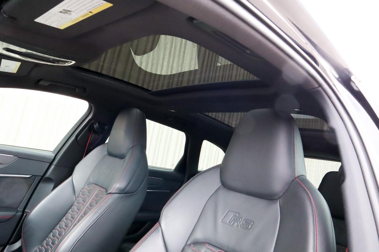 2021 Audi RS 6 Avant  Photo