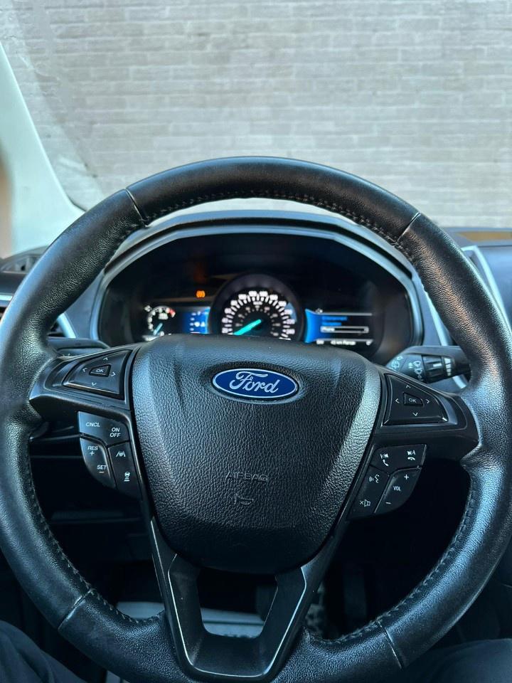 2022 Ford Edge SEL AWD Photo