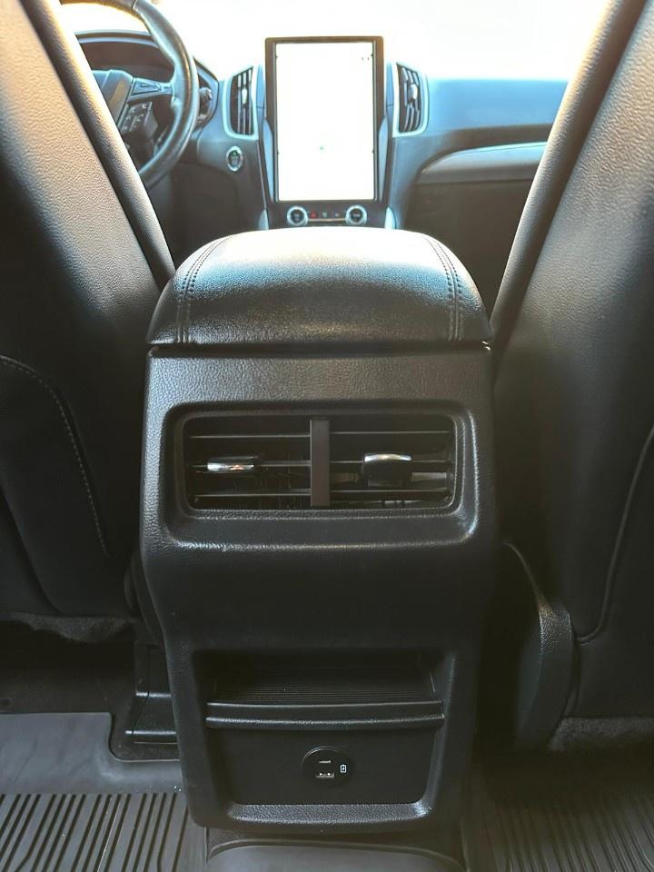 2022 Ford Edge SEL AWD Photo