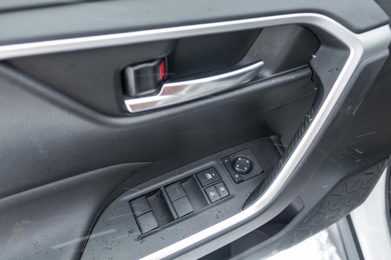 2021 Toyota RAV4 XLE 4dr All-wheel Drive Photo