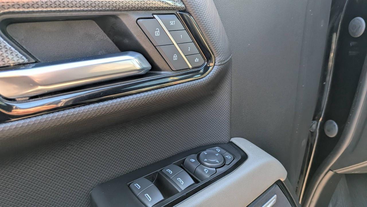 2023 Chevrolet Silverado 1500 Crew Cab Short Box 4-Wheel Drive ZR2 Photo