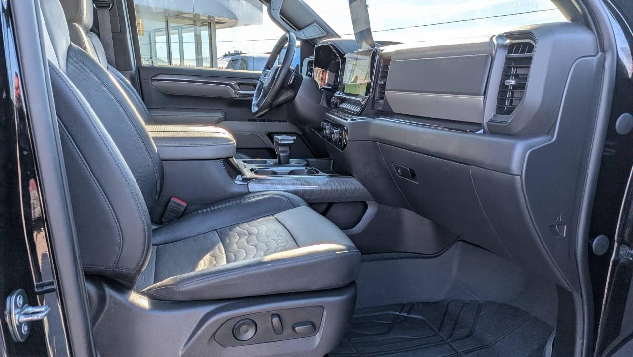 2023 Chevrolet Silverado 1500 Crew Cab Short Box 4-Wheel Drive ZR2 Photo