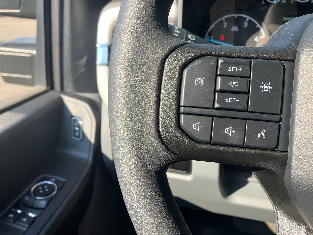 2025 Ford F-550 Chassis XL 4x4 SD Crew Cab 203 in. WB DRW Photo