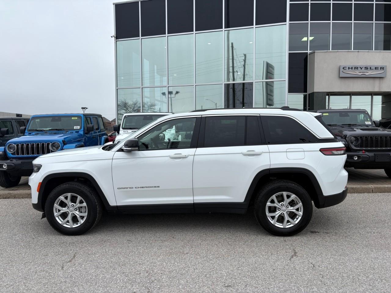 2023 Jeep Grand Cherokee Limited 4dr 4x4 Photo2