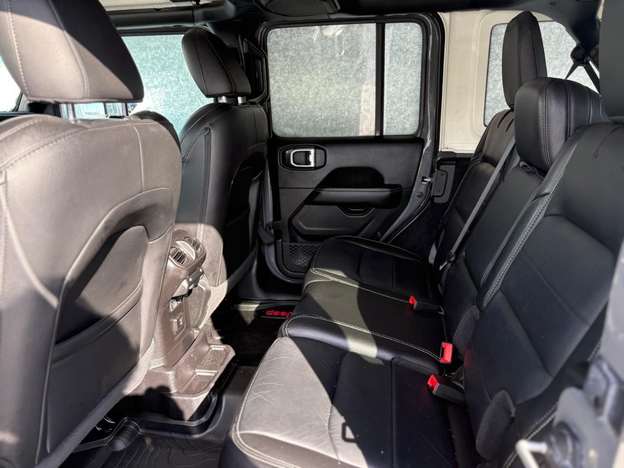 2020 Jeep WRANGLER UNLIMITED Sahara 4dr 4x4 Photo