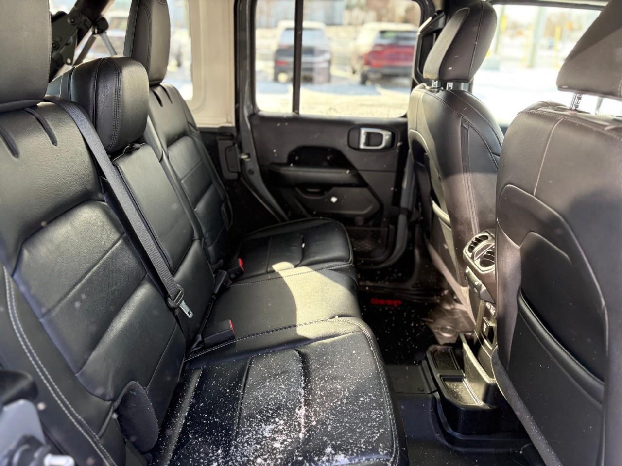 2020 Jeep WRANGLER UNLIMITED Sahara 4dr 4x4 Photo