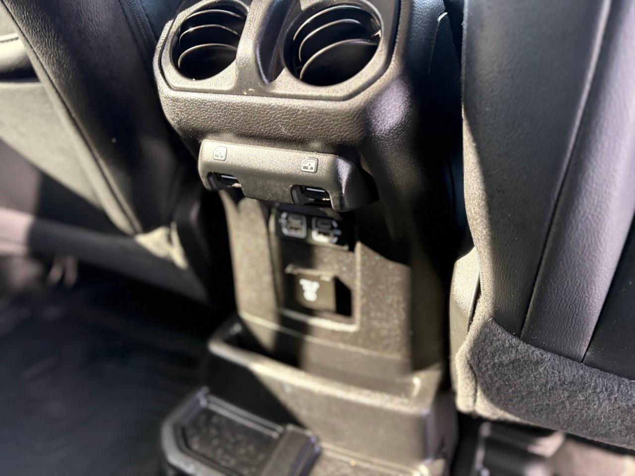 2020 Jeep WRANGLER UNLIMITED Sahara 4dr 4x4 Photo