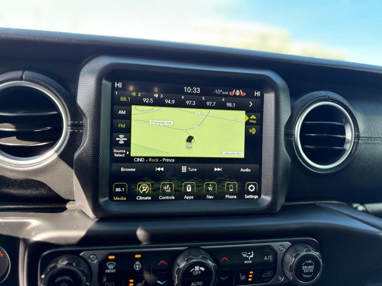 2020 Jeep WRANGLER UNLIMITED Sahara 4dr 4x4 Photo