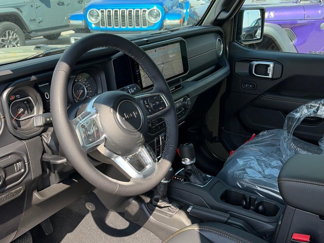 2026 Jeep Wrangler SAHARA 4DR 4X4 Photo4