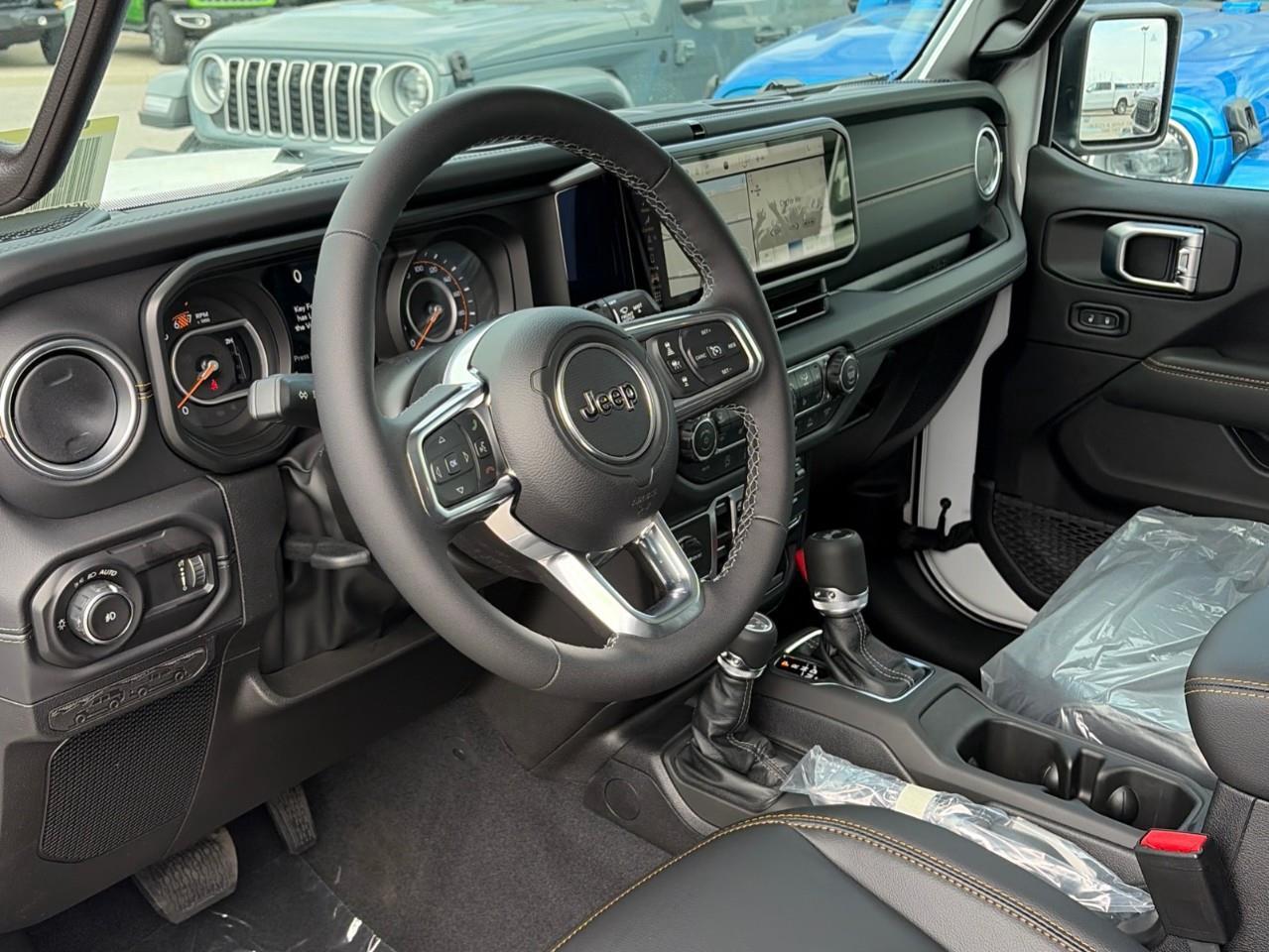 2026 Jeep Wrangler SAHARA 4DR 4X4 Photo4