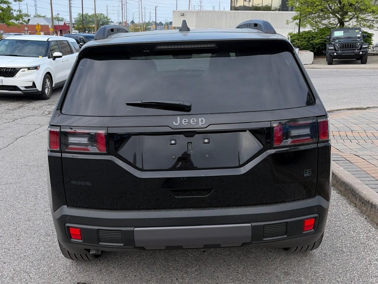 2026 Jeep Cherokee  Photo3