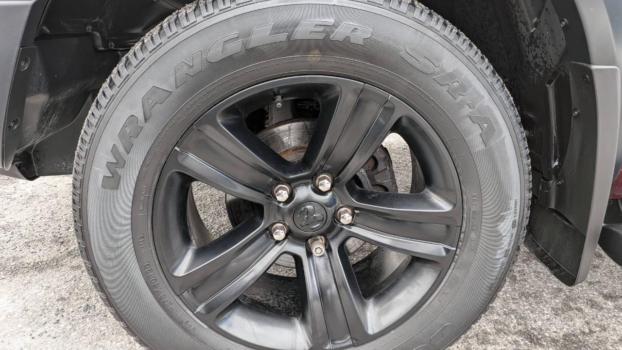 2022 RAM 1500 Classic WARLOCK 4X4 CREW CAB 5'7" BOX Photo