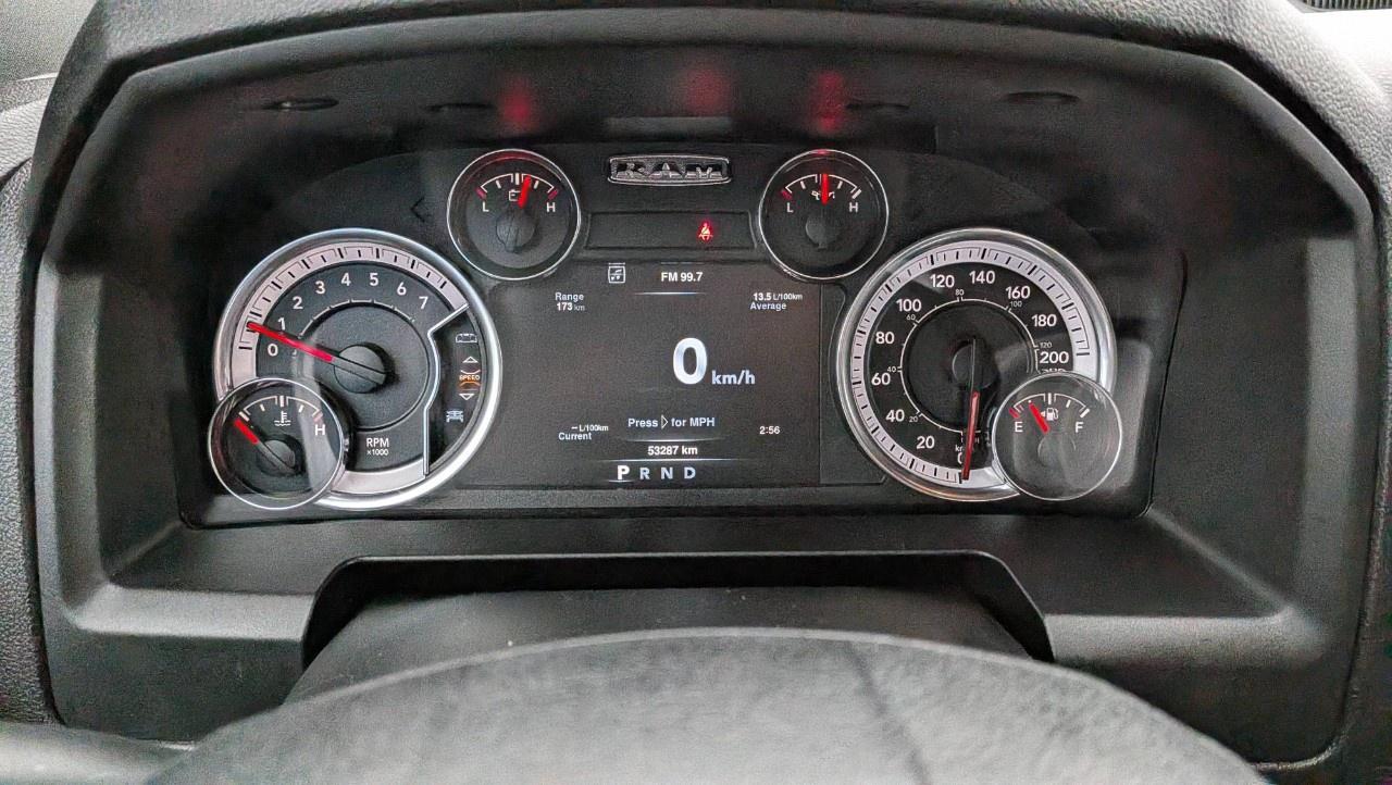 2022 RAM 1500 Classic WARLOCK 4X4 CREW CAB 5'7" BOX Photo