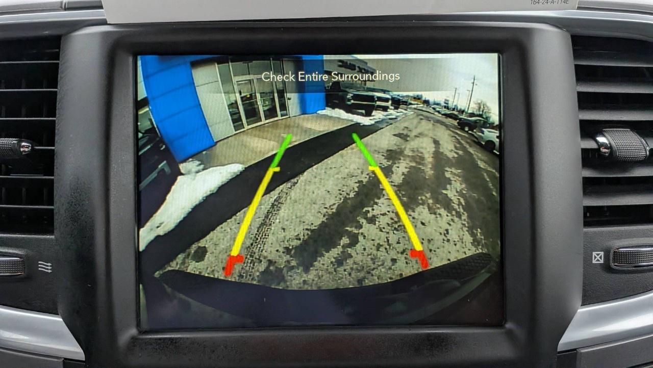 2022 RAM 1500 Classic WARLOCK 4X4 CREW CAB 5'7" BOX Photo