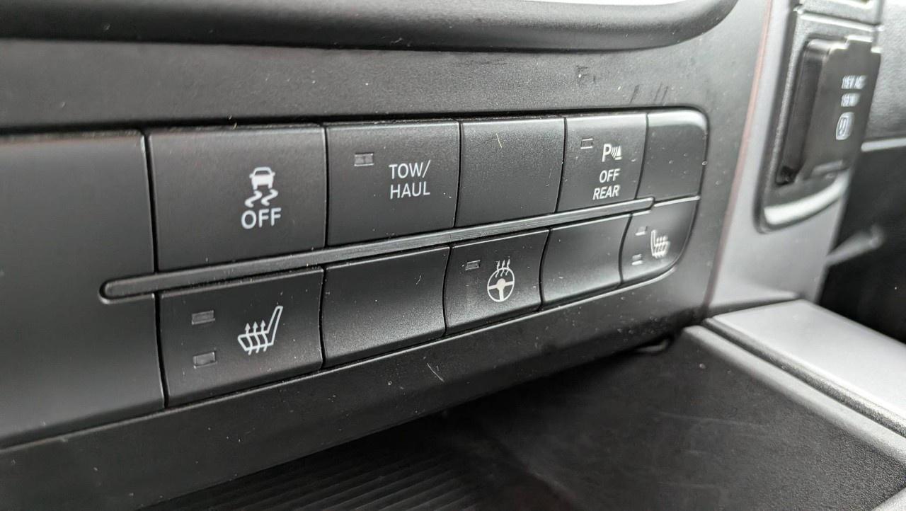 2022 RAM 1500 Classic WARLOCK 4X4 CREW CAB 5'7" BOX Photo