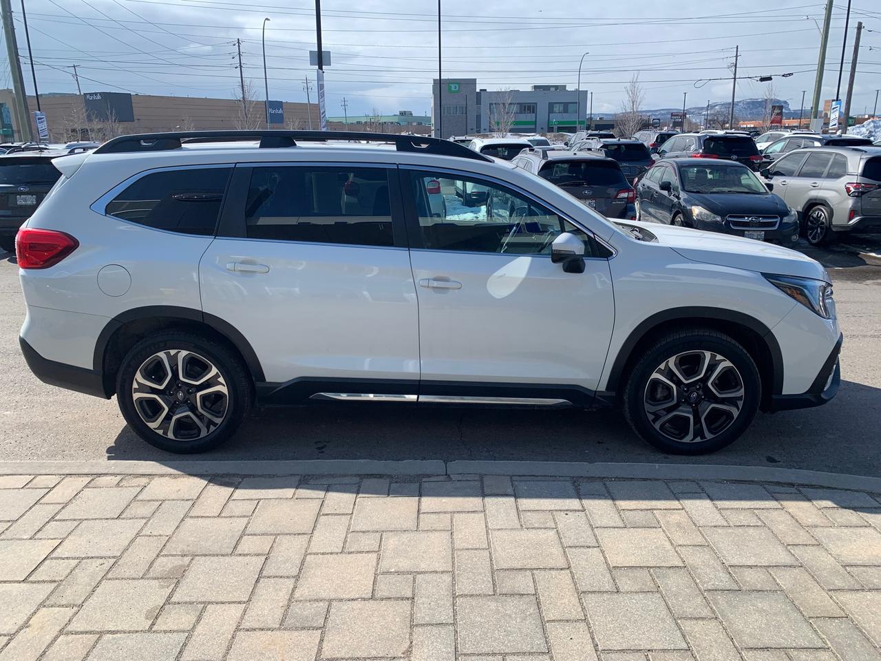 2023 Subaru ASCENT Limited 7-Passenger (CVT) 4dr All-Wheel Drive Photo3