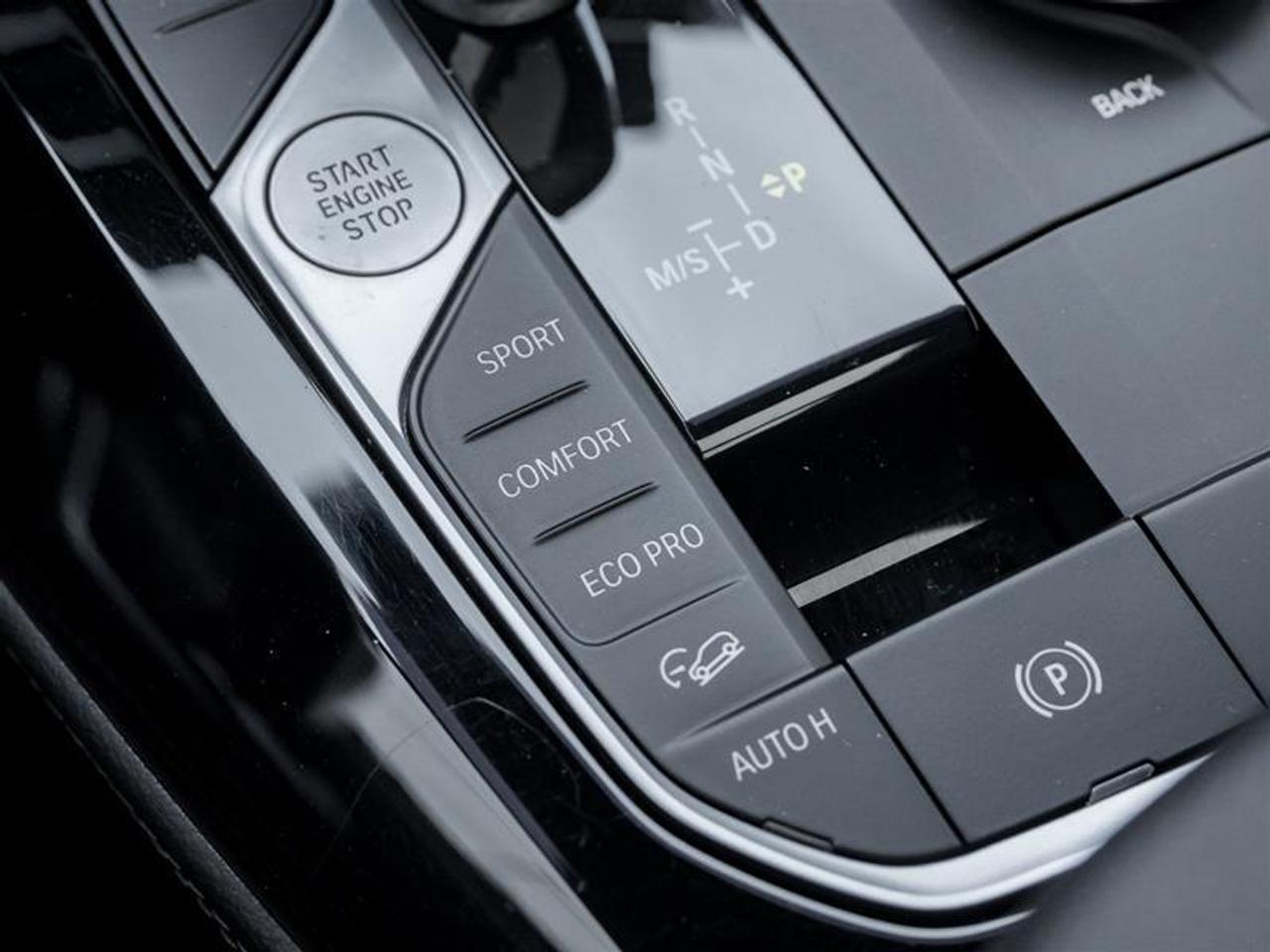 2024 BMW X4 M40i xDrive 4dr All-Wheel Drive Sports Activity Coupe Photo