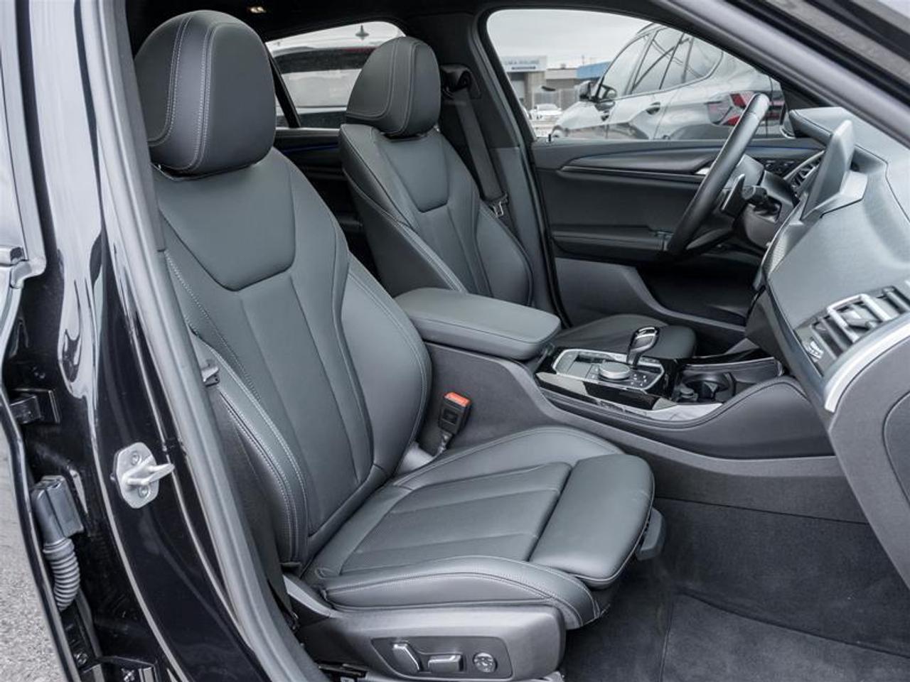 2024 BMW X4 M40i xDrive 4dr All-Wheel Drive Sports Activity Coupe Photo